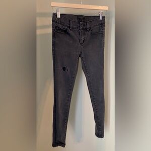 Ann Taylor Black Distressed Skinny Jeans (0P)